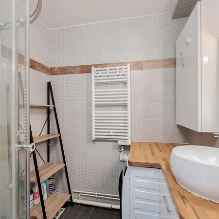 60m2 With Balcony For 4, Eifel Tower View From Apartment *