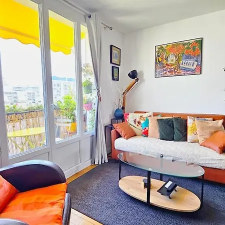 60m2 With Balcony For 4, Eifel Tower View From Appartement Parijs